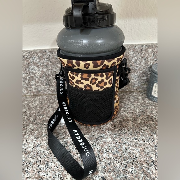 Authentic Hydro Jug - Picture 2 of 5